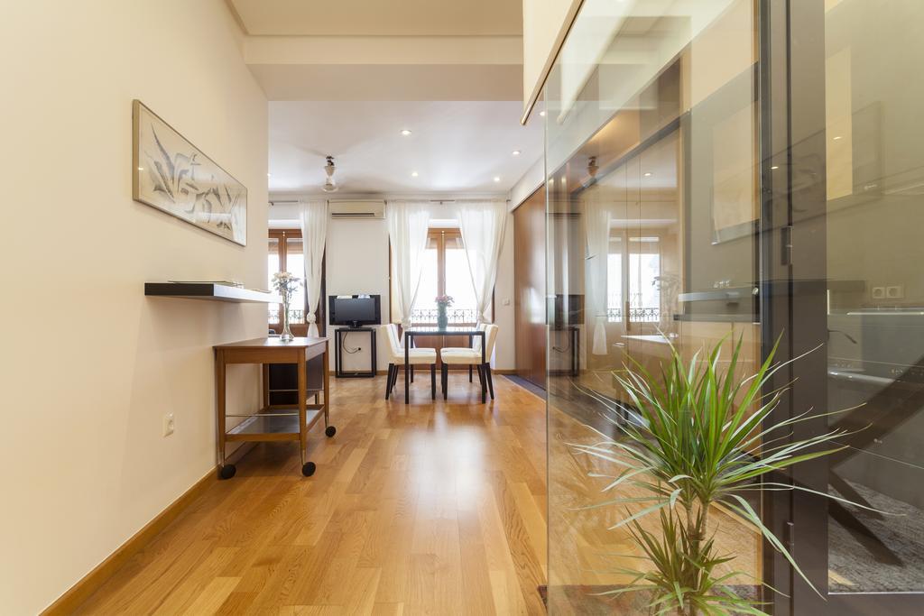 Apartment Artist's Charming Design - Space Maison *
