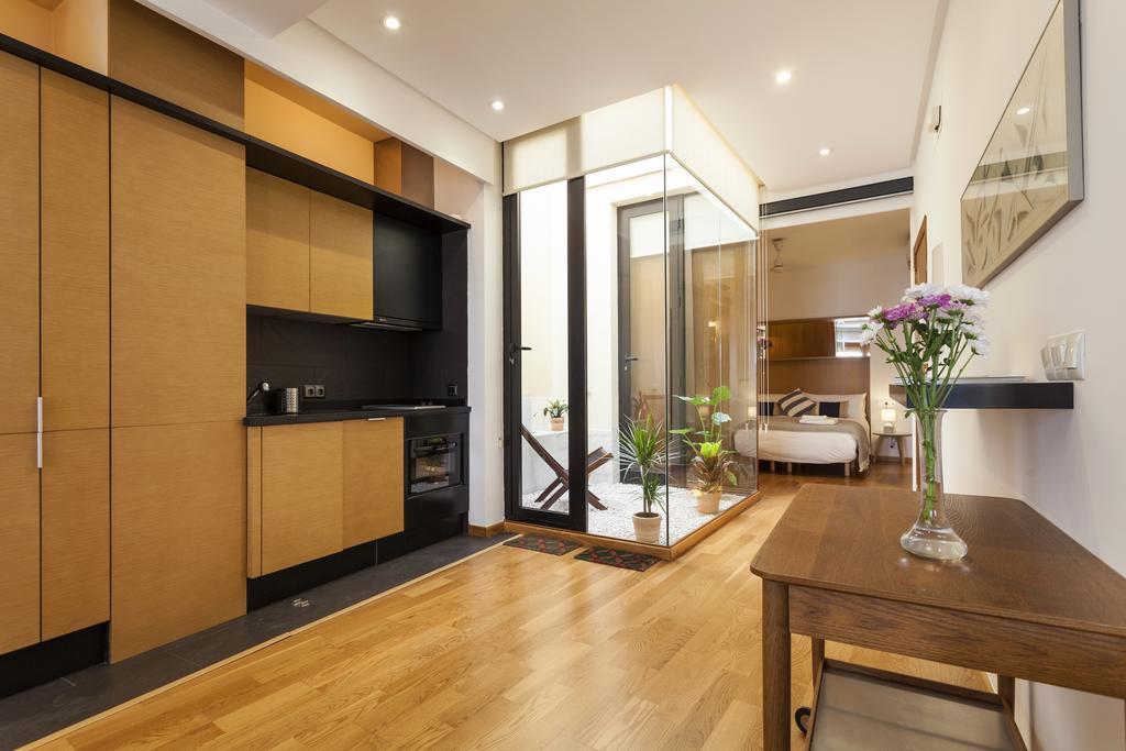 Apartment Artist's Charming Design - Space Maison *